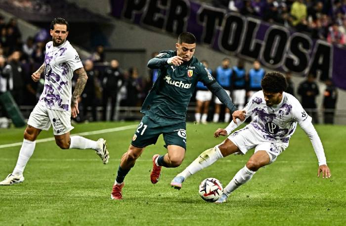 Soi kèo góc Toulouse vs Lens, 02h45 ngày 03/01
