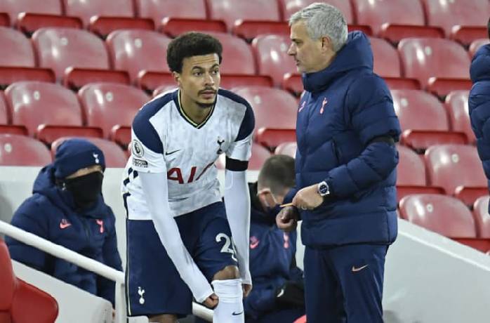 Dele Alli hậm hực Mourinho vì không được ra đi