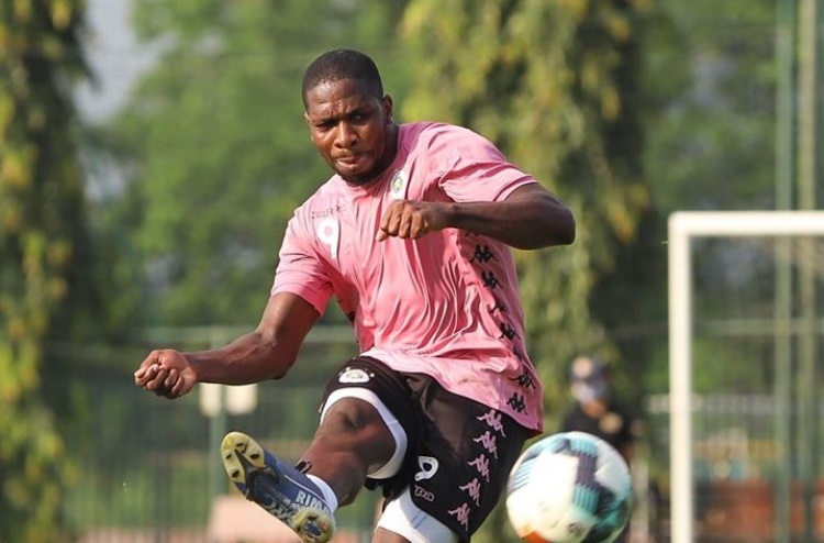 Hà Nội FC báo tin vui về tân binh Rimario Gordon