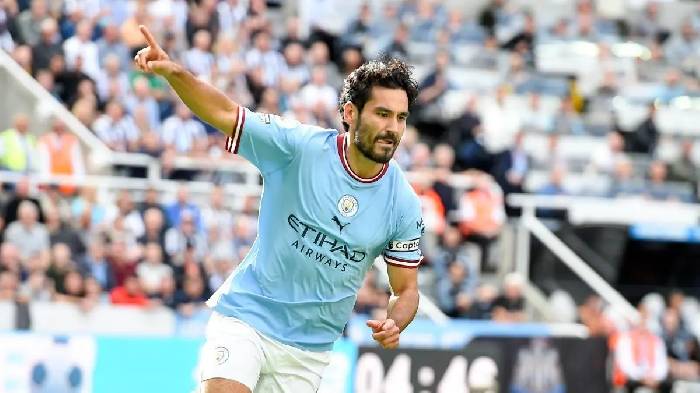 Roy Keane chê 3 ngôi sao M.U trong bàn thắng của Gundogan