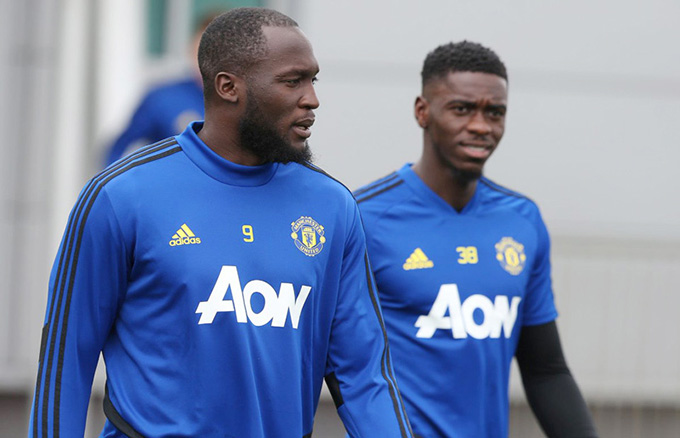 Chùm ảnh dàn sao MU tươi hết nấc trong ngày hội quân