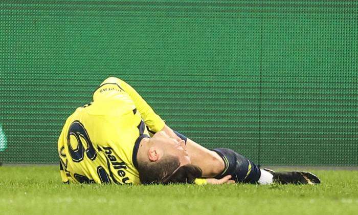 Mesut Oezil trải qua khởi đầu thảm họa tại Thổ Nhĩ Kỳ