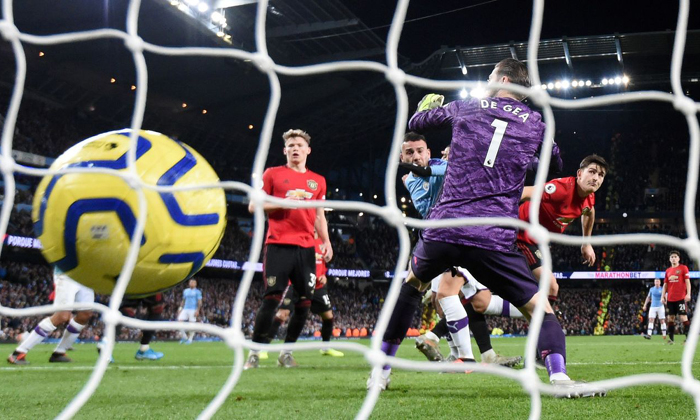 Dự đoán MU vs Man City (23h30 8/3) bởi chuyên gia Barney Corkhill