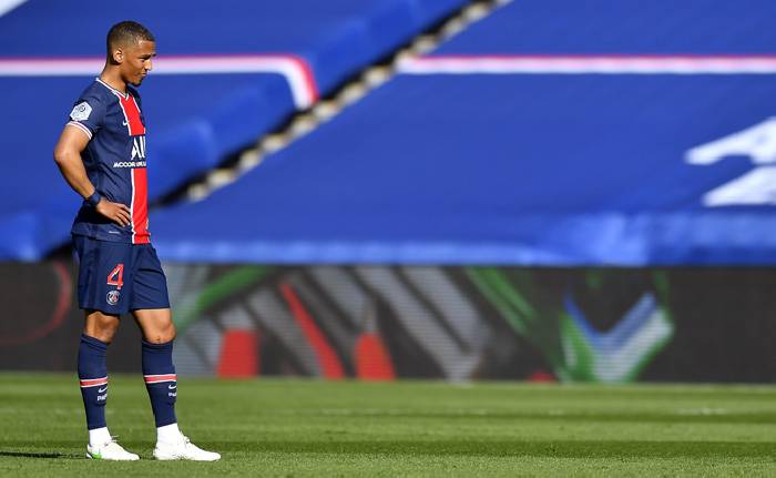 Arsenal 'rút ruột' PSG ngay sau thất bại ở Europa League