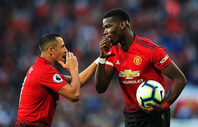 Hé lộ nguyên nhân phòng thay đồ của MU chia năm xẻ bảy