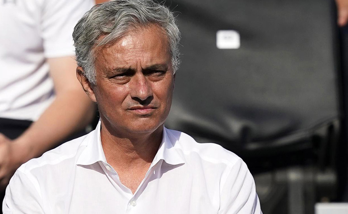Hết đặc biệt, Jose Mourinho ‘thả thính’ khắp châu Âu