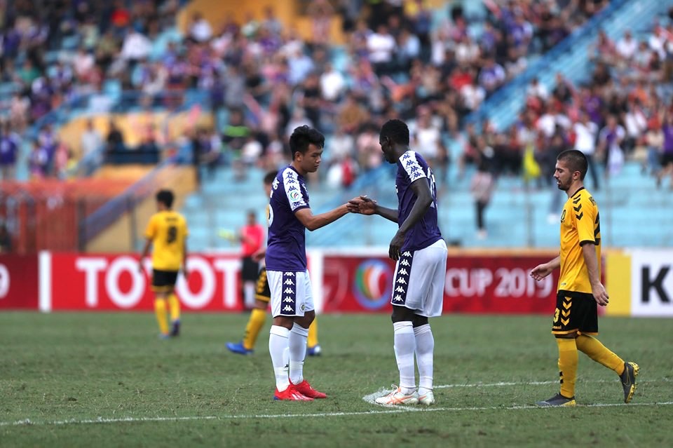 Hà Nội FC quá tải, HLV Chu Đình Nghiêm cầu cứu BTC V.League