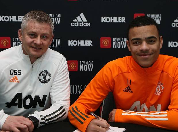 Tin chuyển nhượng sáng 17/2: MU gia hạn hợp đồng với Greenwood tới năm 2025