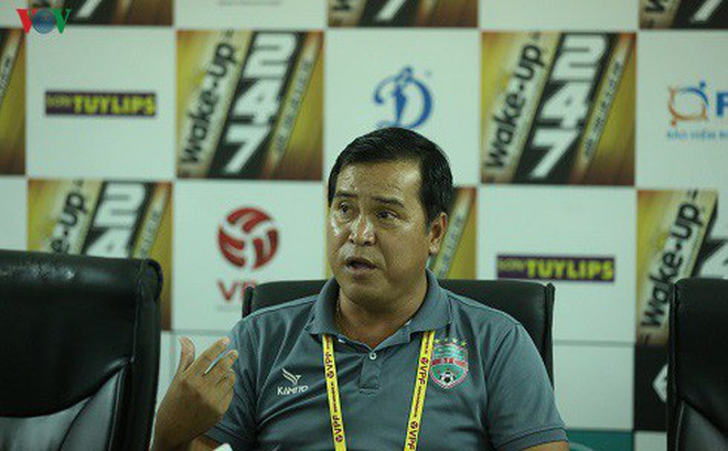 HLV Bình Dương: ‘Trọng tài bẻ còi khiến chúng tôi ức chế’