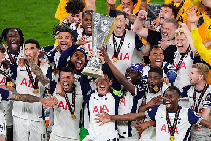 Son Heung Min không được trao huy chương sau khi vô địch, UEFA xin lỗi