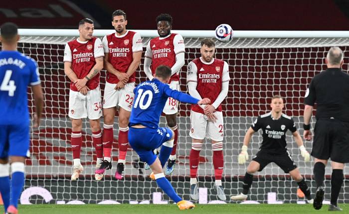 Arsenal nhận số trận thua kỷ lục trên sân nhà trong kỷ nguyên Premier League