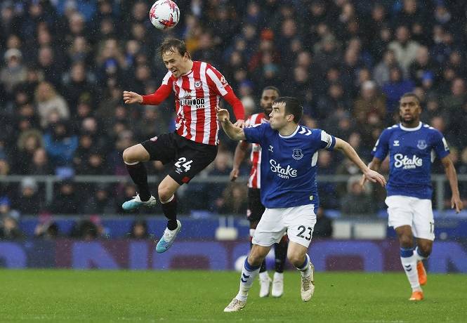 Soi kèo góc Everton vs Brentford, 22h30 ngày 27/4