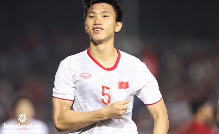 Thua Quả bóng vàng, Văn Hậu vẫn lập kỳ tích chưa từng có