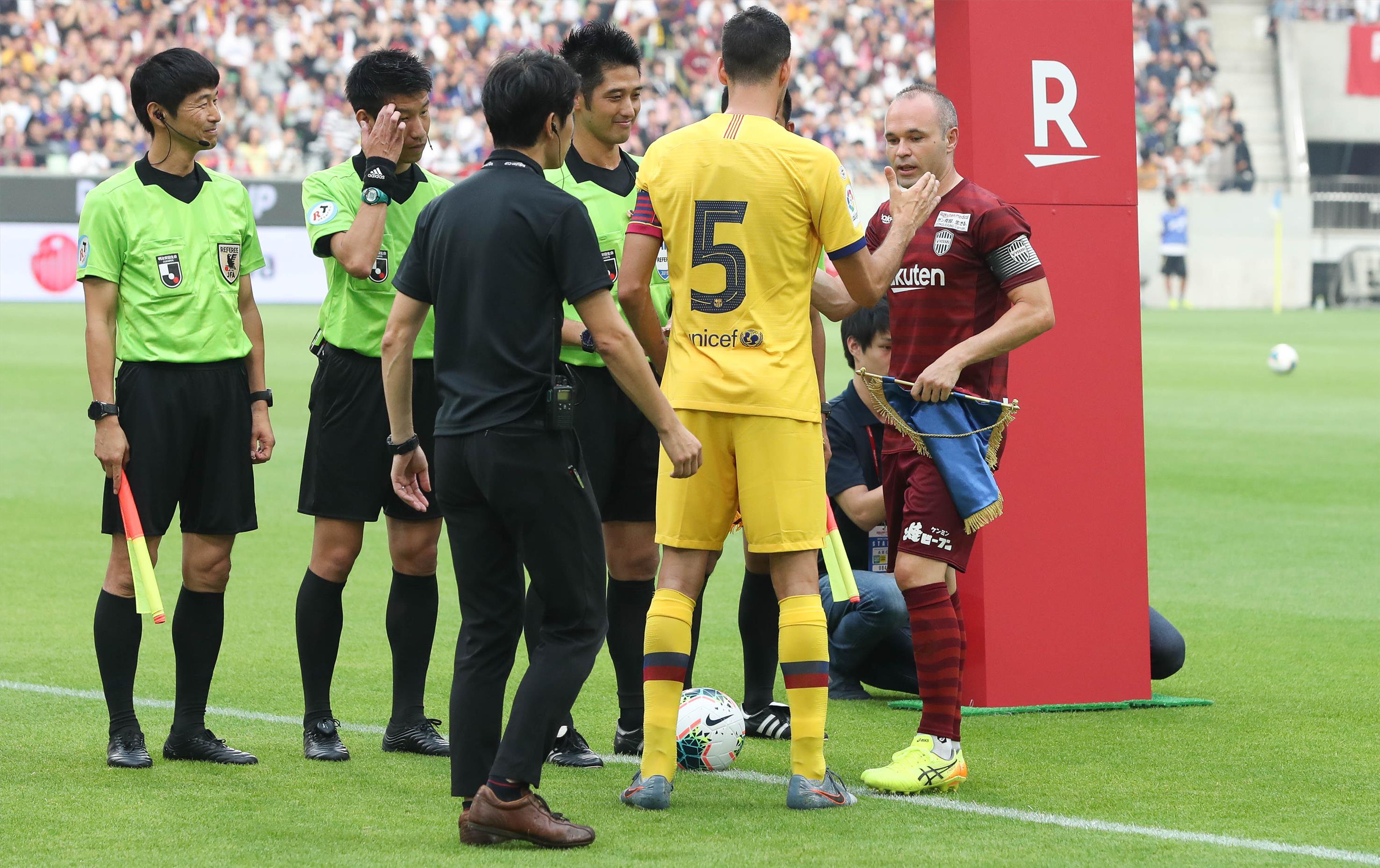 Vissel Kobe 0-2 Barcelona: Chiến thắng nhẹ nhàng