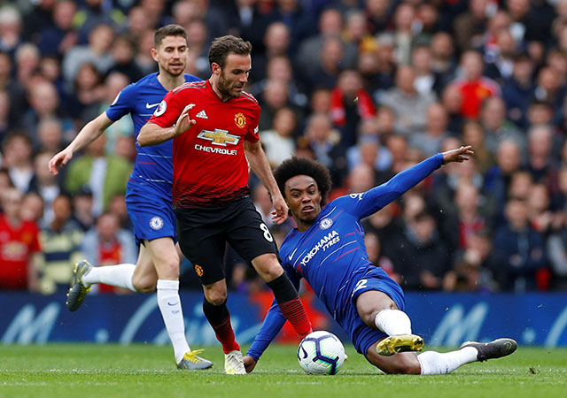 Robbie Savage dự cảm điều không may cho MU