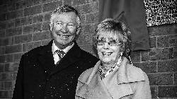 Tin buồn! Phu nhân của Sir Alex Ferguson qua đời ở tuổi 84