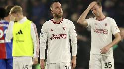 MU chạm cột mốc siêu tệ, HLV Ten Hag có nguy cơ mất ghế