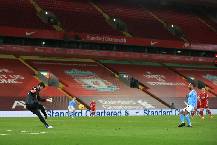 Thủ môn Alisson mắc 2 sai lầm trong 3 phút, Klopp nói gì?