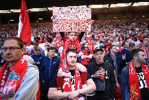 CĐV Liverpool: 'Tại sao cậu ta lại không thể ghi bàn trong pha đó'