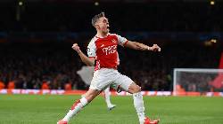 Arsenal may mắn thoát thua trước Bayern Munich 