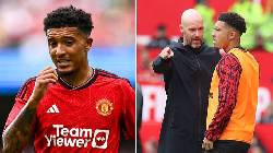 Erik ten Hag lo ngại phòng thay đồ MU sau trừng phạt Sancho