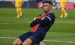 Kylian Mbappe phá kỷ lục Champions League của Lionel Messi