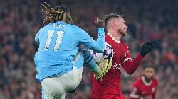 Tranh cãi dữ dội tình huống Liverpool bị từ chối phạt đền phút cuối