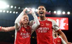 Arsenal bắt kịp Man City