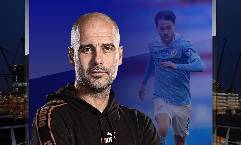 Pep Guardiola khen MU, đá xoáy Liverpool