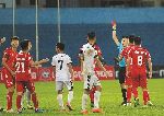 Rút nhầm thẻ đỏ, trọng tài V-League bị treo còi dài hạn