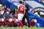 Mesut Ozil và Unai Emery đồng loạt lên tiếng về tương lai