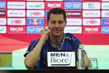 HLV Iraq: 'Đá với tuyển Việt Nam không dễ dàng'