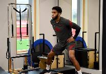 Rợn người với vết sẹo của Joe Gomez