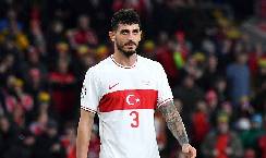 CĐV cười hả hê với pha phản lưới nhà ngớ ngẩn của Thổ Nhĩ Kỳ