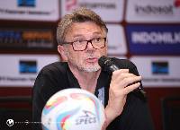HLV Troussier: ‘Đội tuyển Việt Nam vẫn có quyền tự quyết’