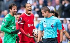 FA tiến hành điều tra, Van Dijk đối diện án phạt 'kinh hoàng'