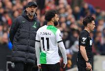 Salah tranh cãi nảy lửa với HLV Klopp chỉ vì… một cái bắt tay