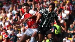 'Cậu ta chắc chơi được cho M.U, chứ đừng mơ mộng Arsenal'